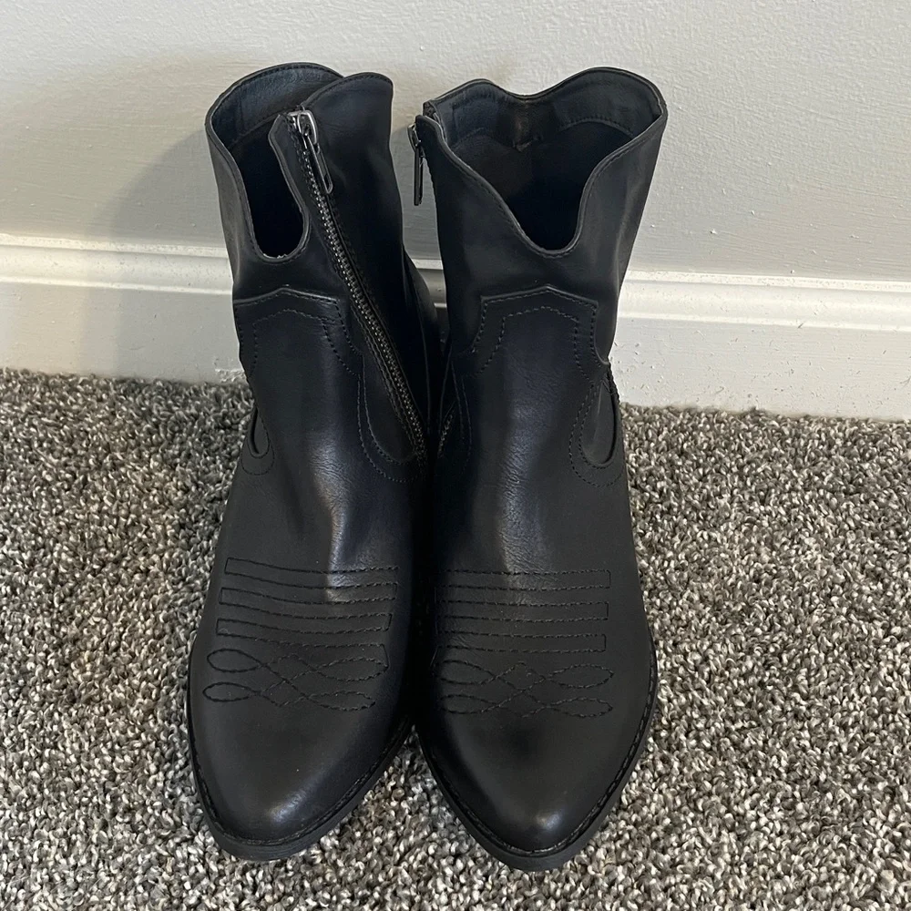 MIA Black Cowboy Ankle Booties Size 10